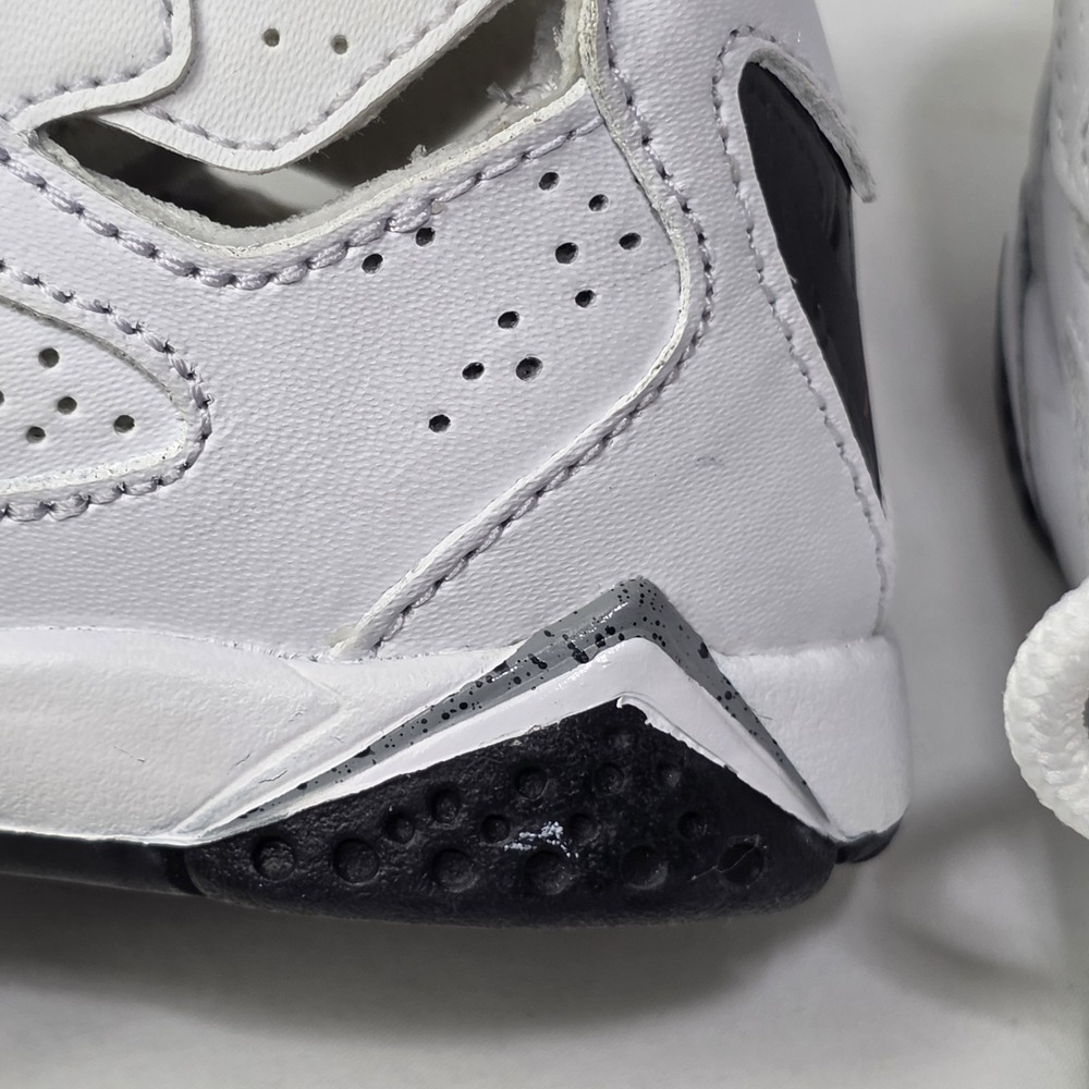 Air Jordan True Flight TD in the White/Gym Red/Black-Wolf Grey - Baby Size 4C - Picture 9 of 10